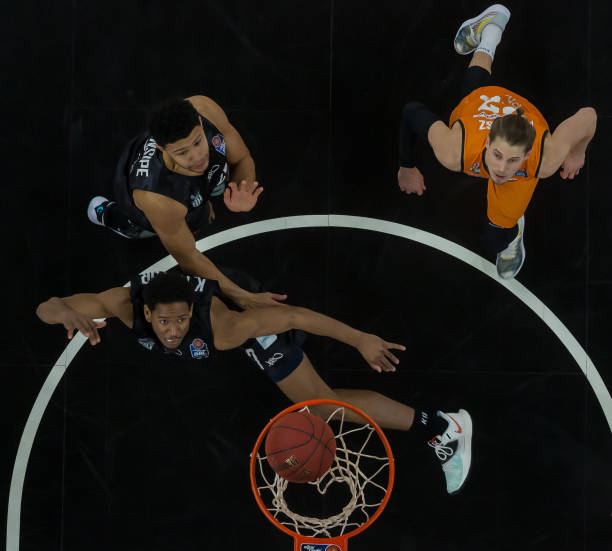 几位年轻球 几位年轻球